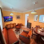 Stilvolles Haus Mit 2 Baedern & Parkplatz, 75 Qm Innenstadt Апартаменты *