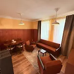 Апартаменты Stilvolles Haus Mit 2 Baedern & Parkplatz, 75 Qm Innenstadt