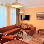 Stilvolles Haus Mit 2 Baedern & Parkplatz, 75 Qm Innenstadt Апартаменты Кайзерслаутерн