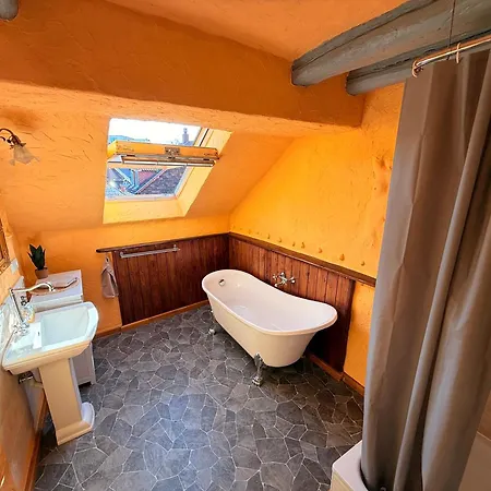 公寓 Stilvolles Haus Mit 2 Baedern & Parkplatz, 75 Qm Innenstadt