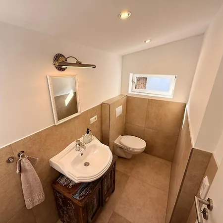Apartmán Charmantes City-haus Mit Innenhof & Parkplatz *