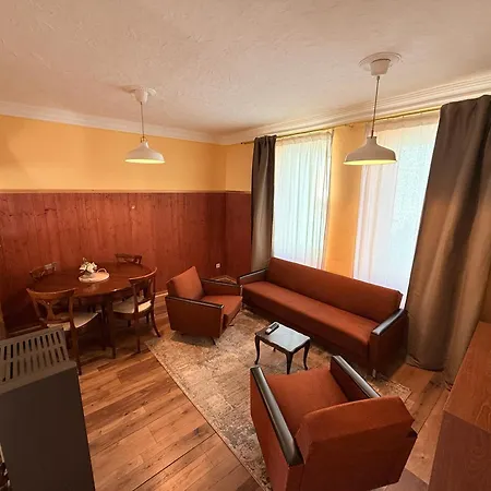 Apartmán Charmantes City-haus Mit Innenhof & Parkplatz