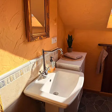 Stilvolles City Haus mit 2 Bädern&Parkplatz, 75 qm Innenstadt Kaiserslautern