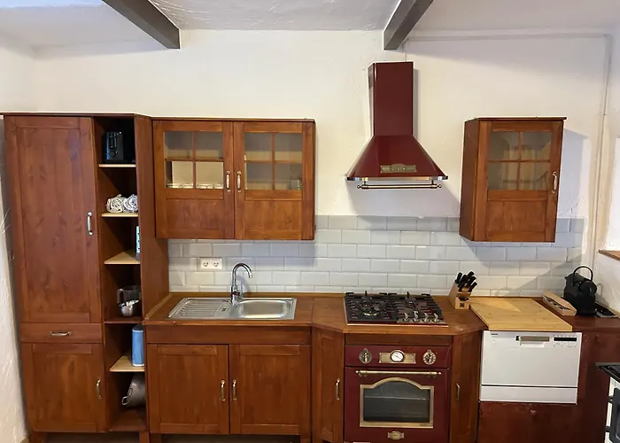 Stilvolles Haus Mit 2 Baedern & Parkplatz, 75 Qm Innenstadt *