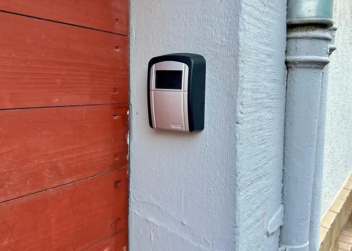 Stilvolles Haus Mit 2 Baedern & Parkplatz, 75 Qm Innenstadt Apartamento *