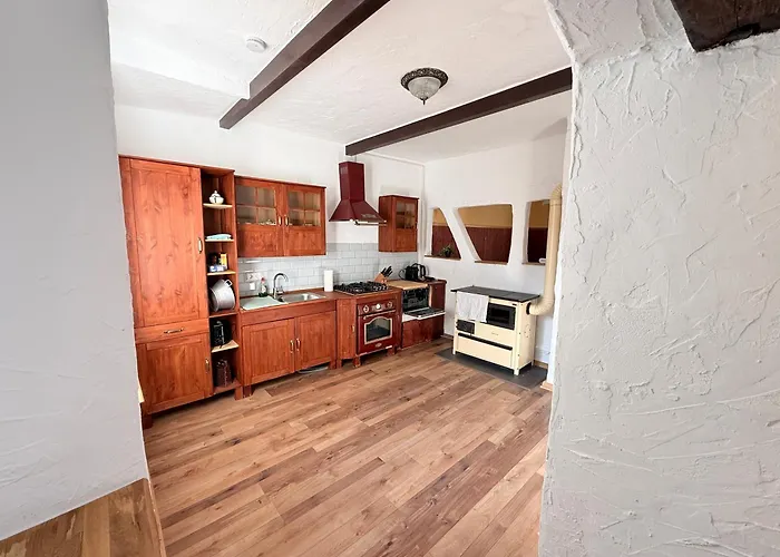 公寓 Stilvolles Haus Mit 2 Baedern & Parkplatz, 75 Qm Innenstadt 凯撒斯劳滕