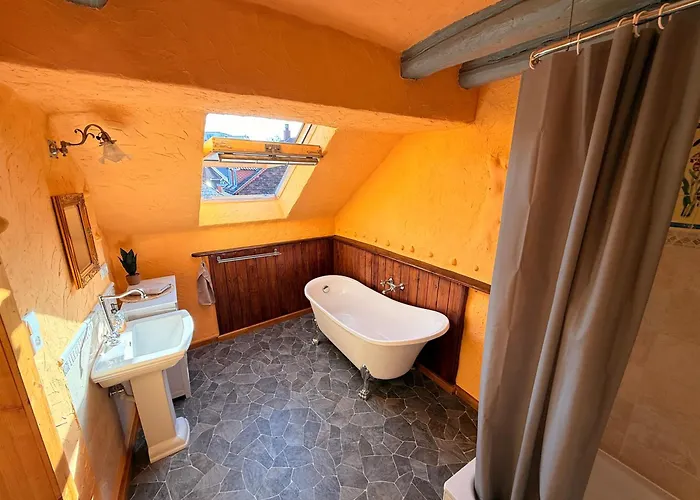 公寓 Stilvolles Haus Mit 2 Baedern & Parkplatz, 75 Qm Innenstadt