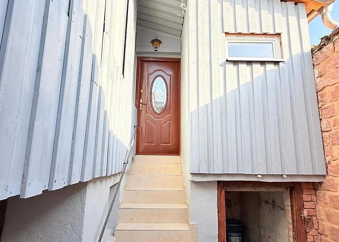 Stilvolles Haus Mit 2 Baedern & Parkplatz, 75 Qm Innenstadt 凯撒斯劳滕