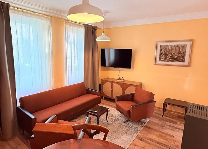 Stilvolles Haus Mit 2 Baedern & Parkplatz, 75 Qm Innenstadt 公寓 凯撒斯劳滕