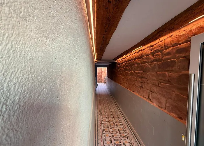 Stilvolles Haus Mit 2 Baedern & Parkplatz, 75 Qm Innenstadt 凯撒斯劳滕