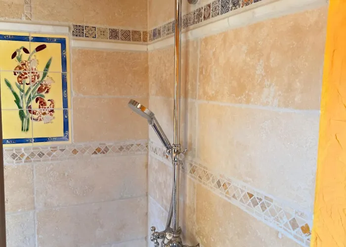 Stilvolles Haus Mit 2 Baedern & Parkplatz, 75 Qm Innenstadt * 凯撒斯劳滕